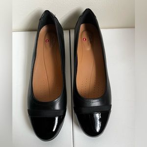 Clake-black leather flat-NEW
